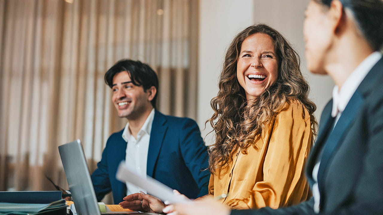meeting-woman-laughing