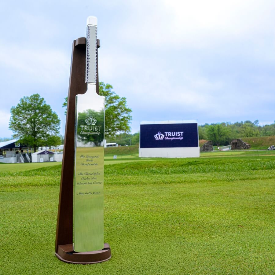 Trofeo del Truist Championship en el campo de golf